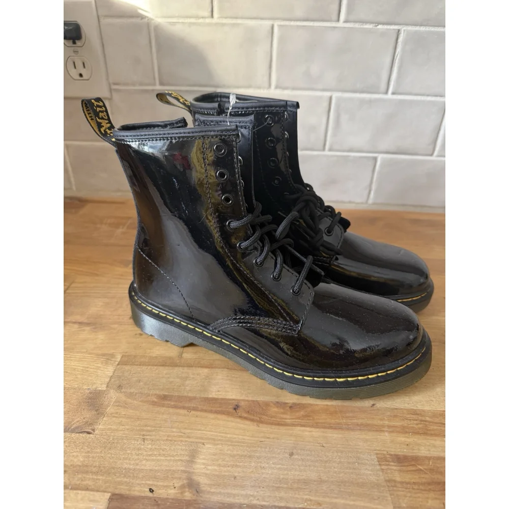 Dr. Doc Martens‎ Boots 1460 Black Patent Leather Youth Size 6 Girls 5 Boys NWOB